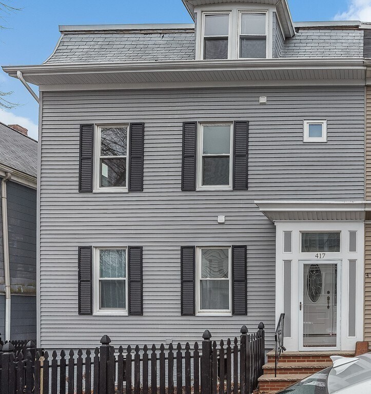 Primary Photo - 417 E 7th St