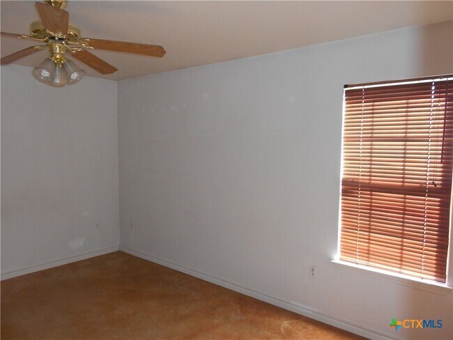 Foto del edificio - 809 E Ave I