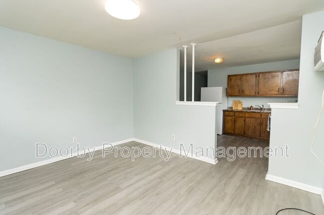 Building Photo - 1008 N Hawthorne St