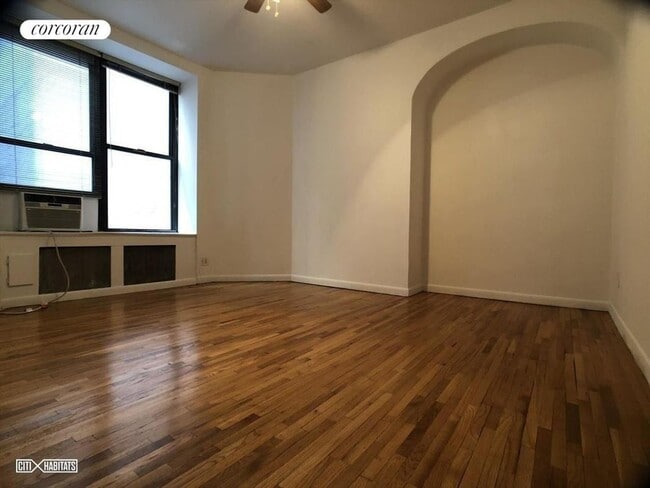 Building Photo - 117 W 58th St