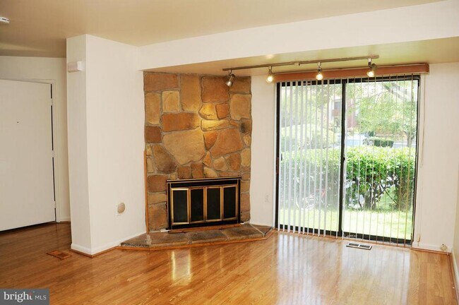 Foto del edificio - 5644 Vantage Point Rd