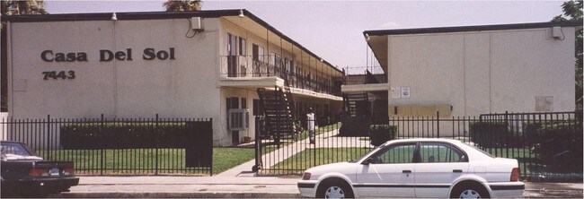 Foto del edificio - Elm Village Apartments