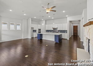 Building Photo - 133 Maravillas
