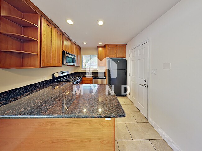 Building Photo - 5343 Elsinore Way