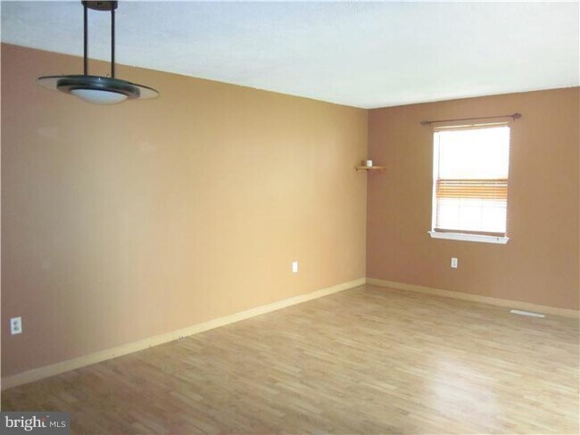 Foto del edificio - 157 Channing Dr