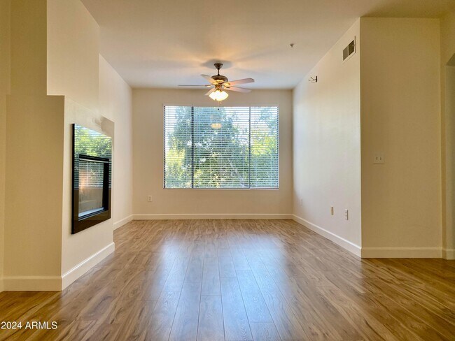 Foto del edificio - 1701 E Colter St