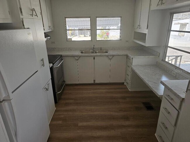 Foto del edificio - 6916 Marlin Ln