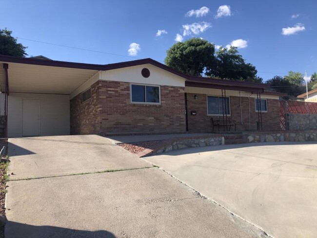 Building Photo - 10013 Acer Ave