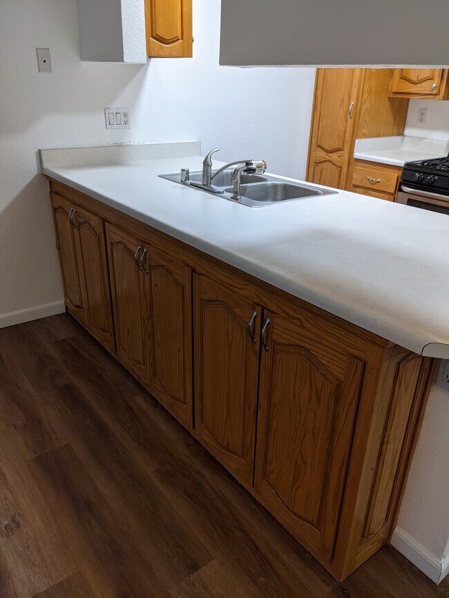 Foto del edificio - 7220 Chickadee Ln NE