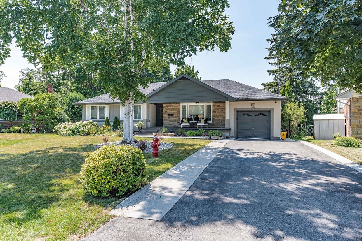 Primary Photo - 37 Donn Ave