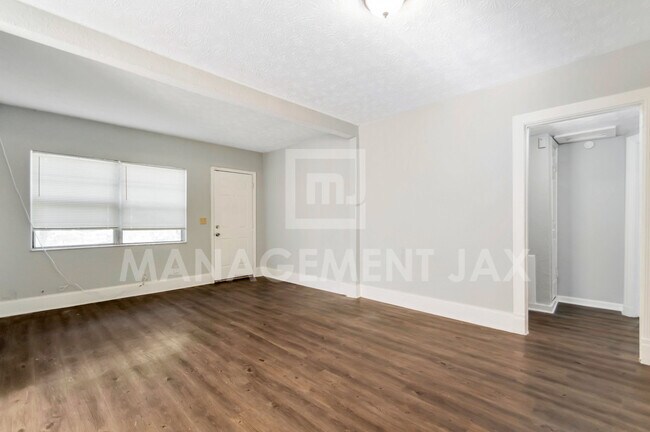 Foto del edificio - 2311 W 16th St
