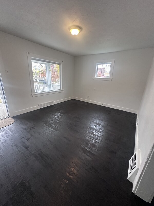 3229 W 32nd St Cleveland, OH 44109 – photo 4