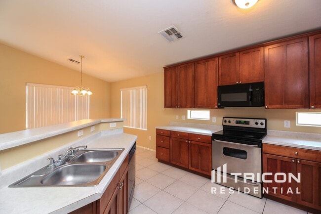 Foto del edificio - 11206 W Locust Ln