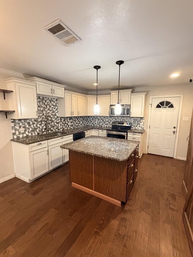 Building Photo - 4309 Village Way