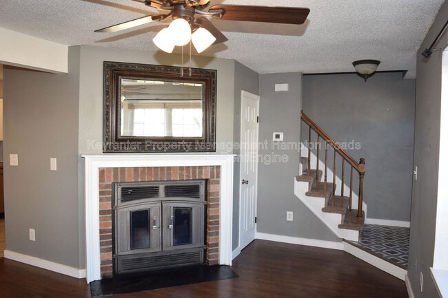 Building Photo - 1905 Devonwood Common