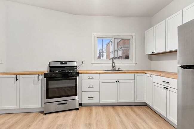 Foto del edificio - 4709-4711 Lorigan Street