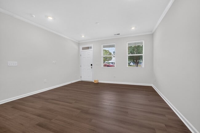 Building Photo - 210 Redford Pl Dr