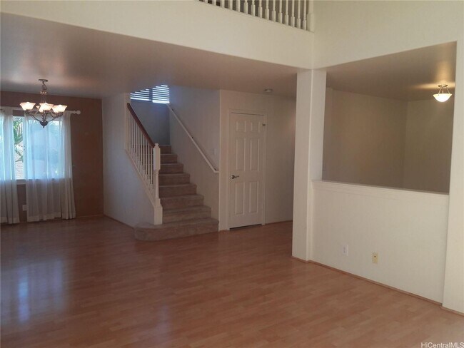 Building Photo - 1 week FREE RENT!!