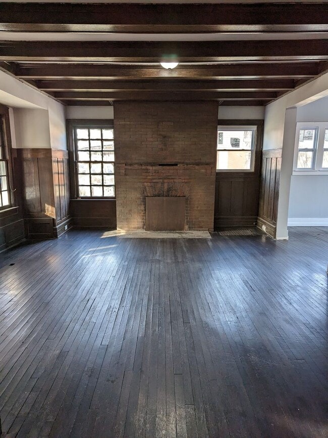 Building Photo - 73 Woodland St