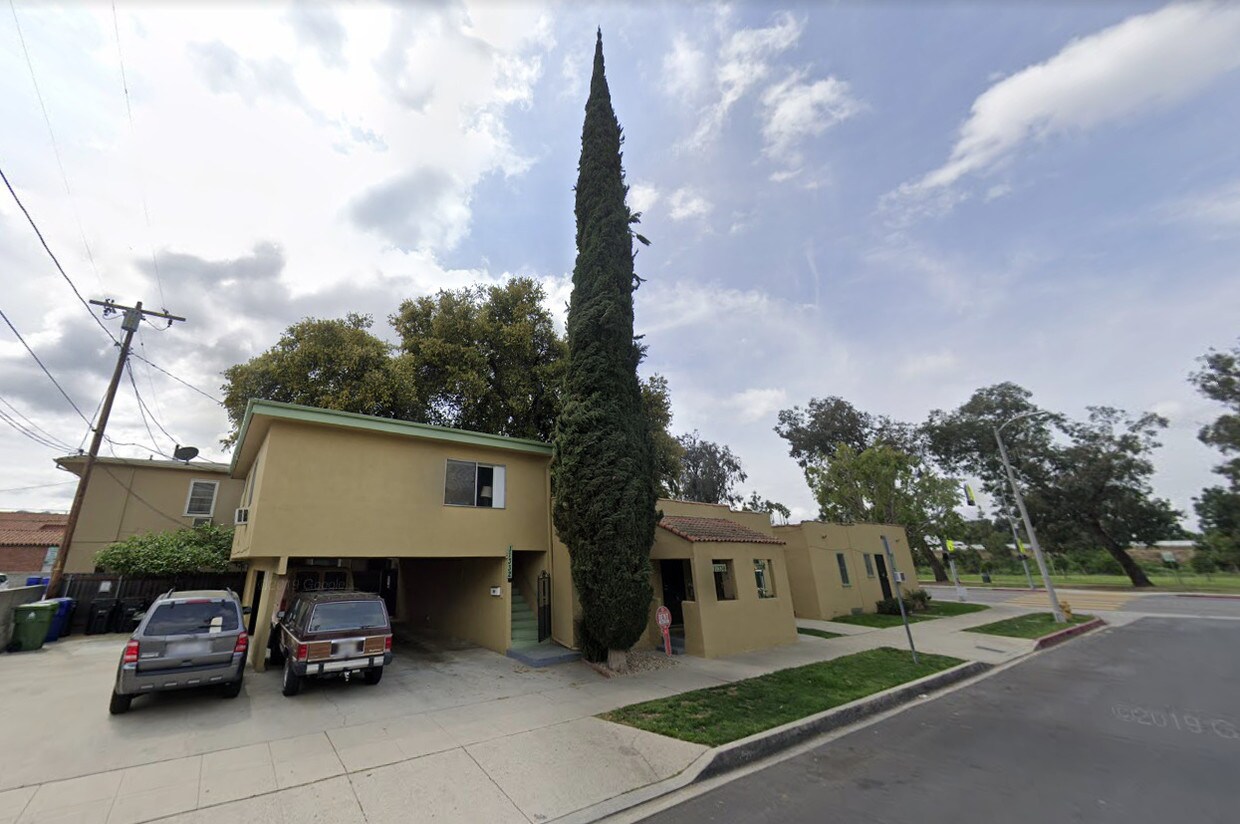 Foto principal - 11332 Huston St