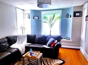 Building Photo - 722 Adams St