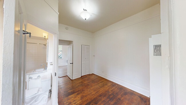 Photo - 1724 Waller St-A Apartment