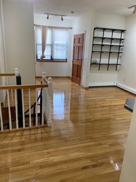 Foto del edificio - 1347 Commonwealth Ave