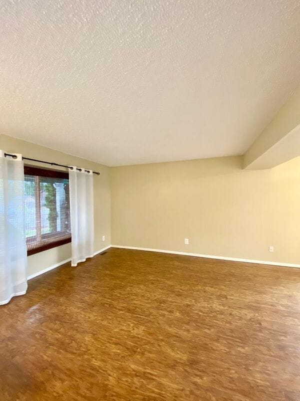 Building Photo - 8110 Avens Cir