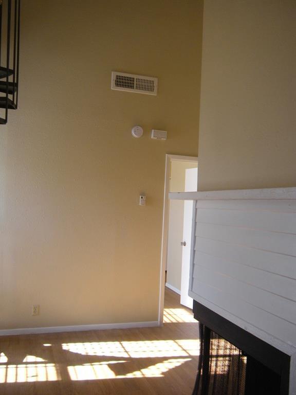 Building Photo - 303 W 35th St