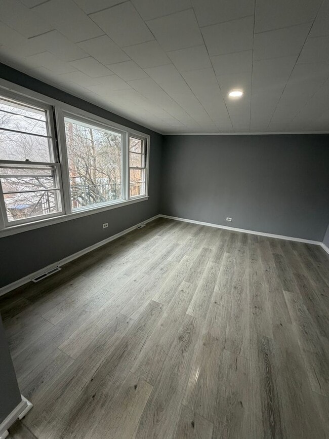 Building Photo - 5/7-7 Risco Rd