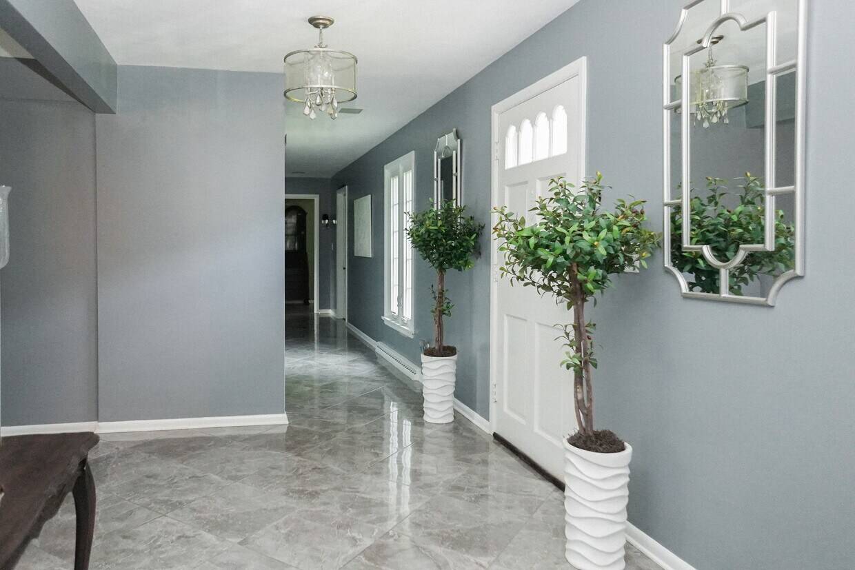 Foto principal - 1006 Parkway E