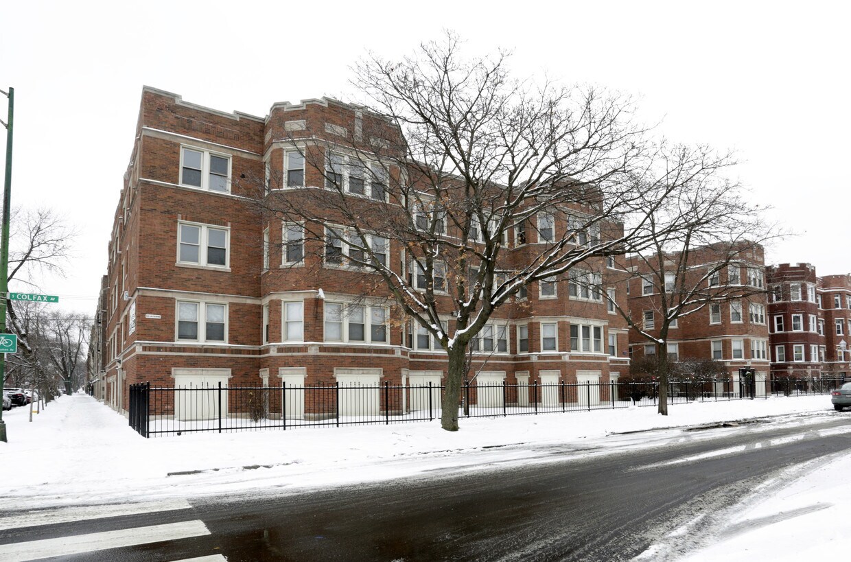 Building Photo - 7548-7558 S Colfax Ave