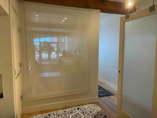 Photo du bâtiment - 1275 Hamilton St