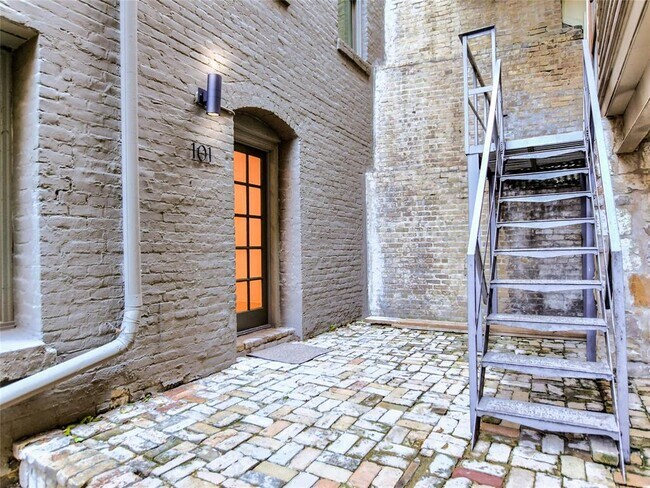 Foto del edificio - 702 San Antonio St