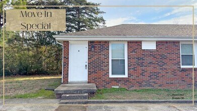 Building Photo - 1436 McCan Dr