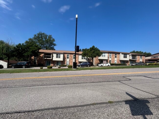 Building Photo - 1233 Guelbreth Ln