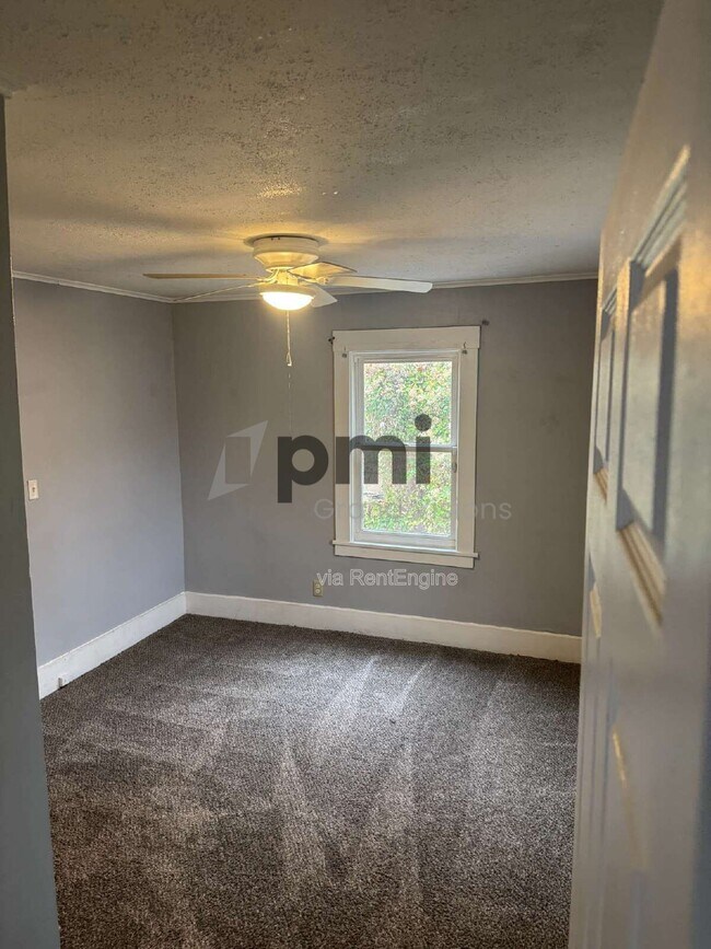 Foto del edificio - 1704 N Gulick Ave