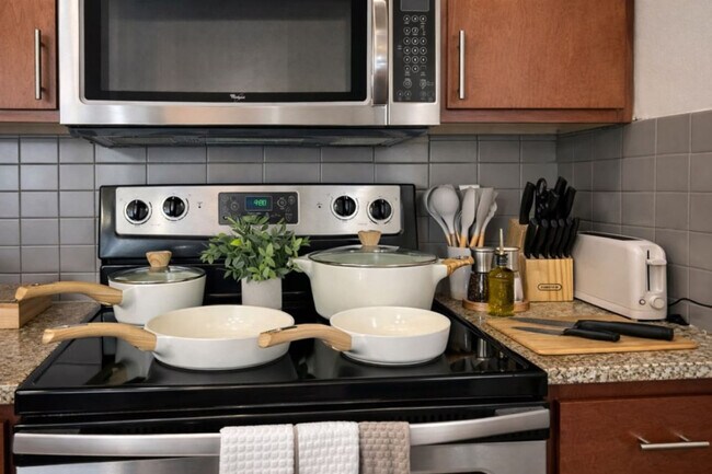 Foto del edificio - 800 Lake Carolyn Pkwy