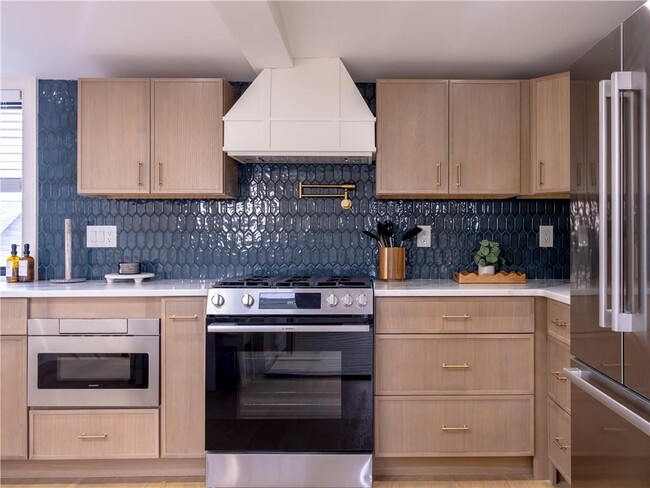 Building Photo - 7 Dearborn St