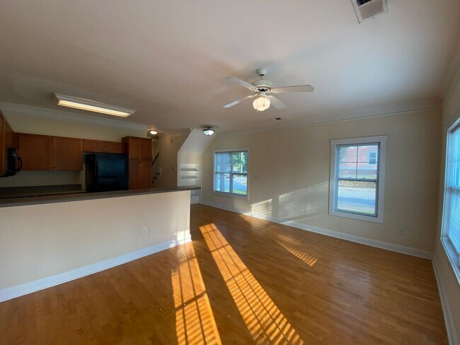 Building Photo - PRE-LEASING FOR AUGUST 2025!