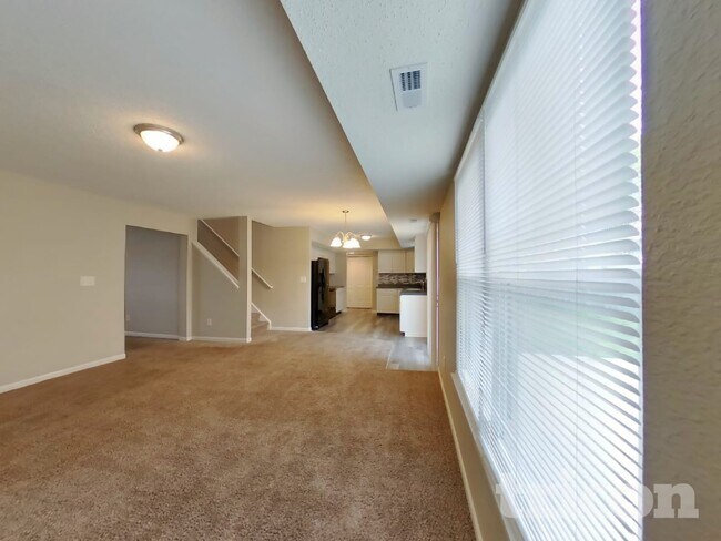 Foto del edificio - 2195 Lakecrest Dr