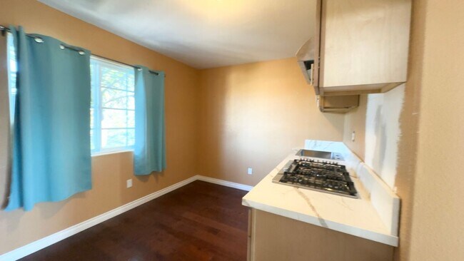 Building Photo - 2235 Cloyne St