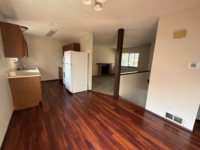 Foto del edificio - 925 Gellatly St