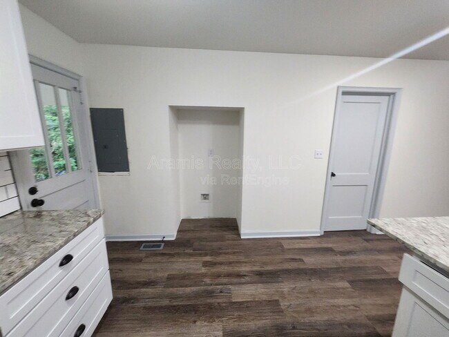 Foto del edificio - 3109 Cloverhurst Cir
