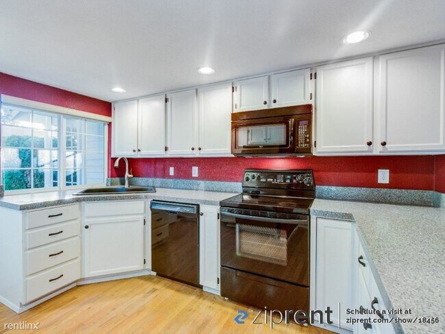 Foto del edificio - 2 br, 2.5 bath Townhome - 11405 Southeast ...
