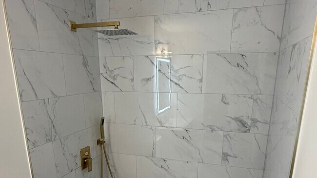 Foto del edificio - 295 Hunterdon Ct