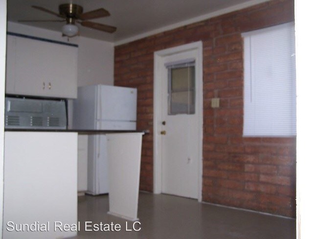 Building Photo - 1012 S Dorsey Ln
