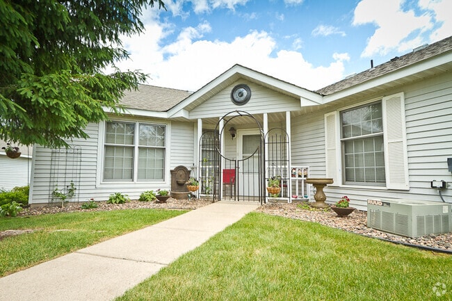 Building Photo - Cottages of Stillwater