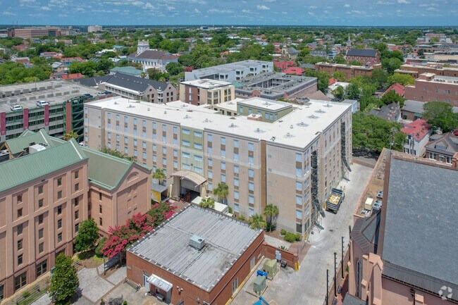 Foto del edificio - McAlister Hall