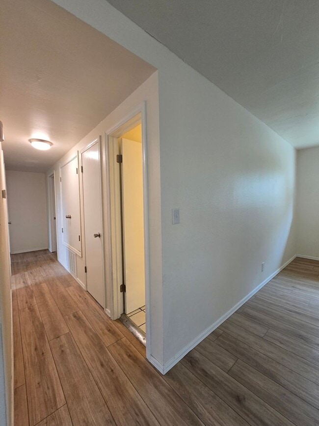 Building Photo - 3 bedroom home in North Rock Creek for Lease.